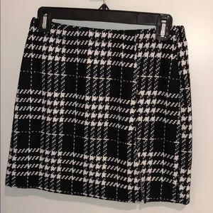 Never been worn houndstooth skirt